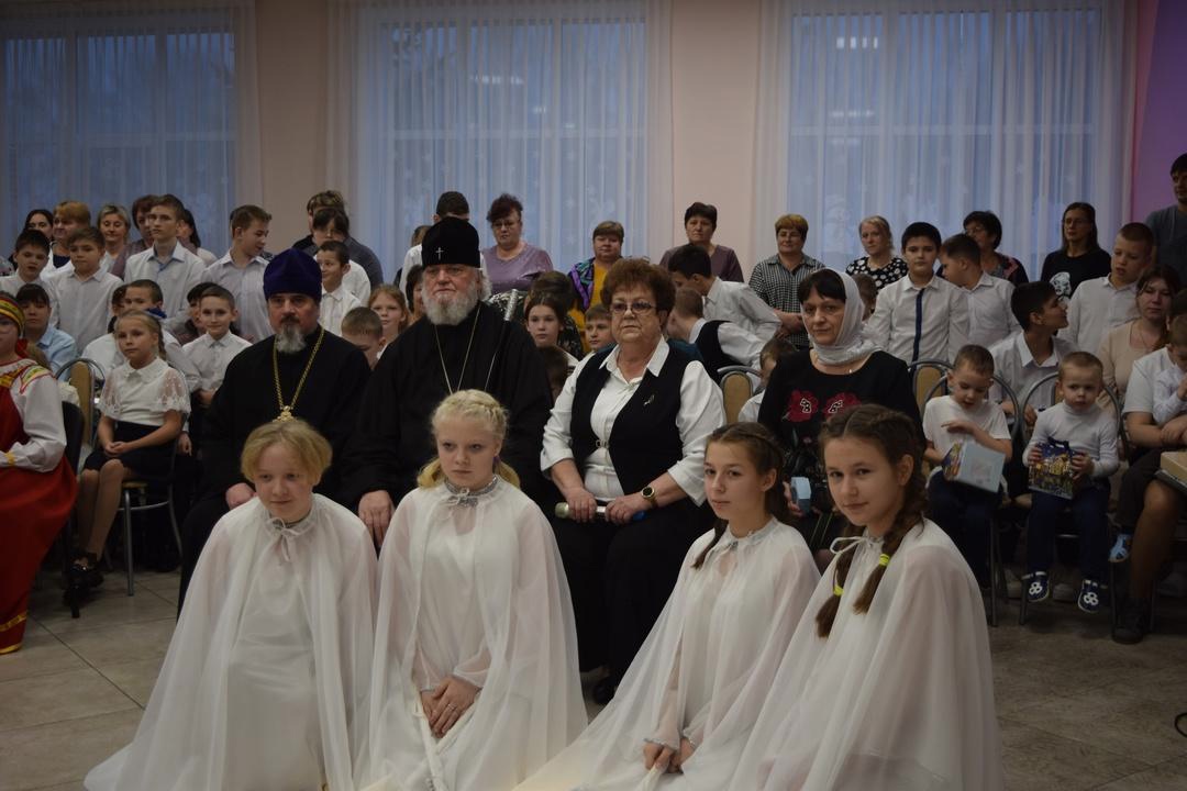 Воспитанников функционального &quot;Центра &quot;СемьЯ&quot; посетил Митрополит Курский и Рыльский Герман..