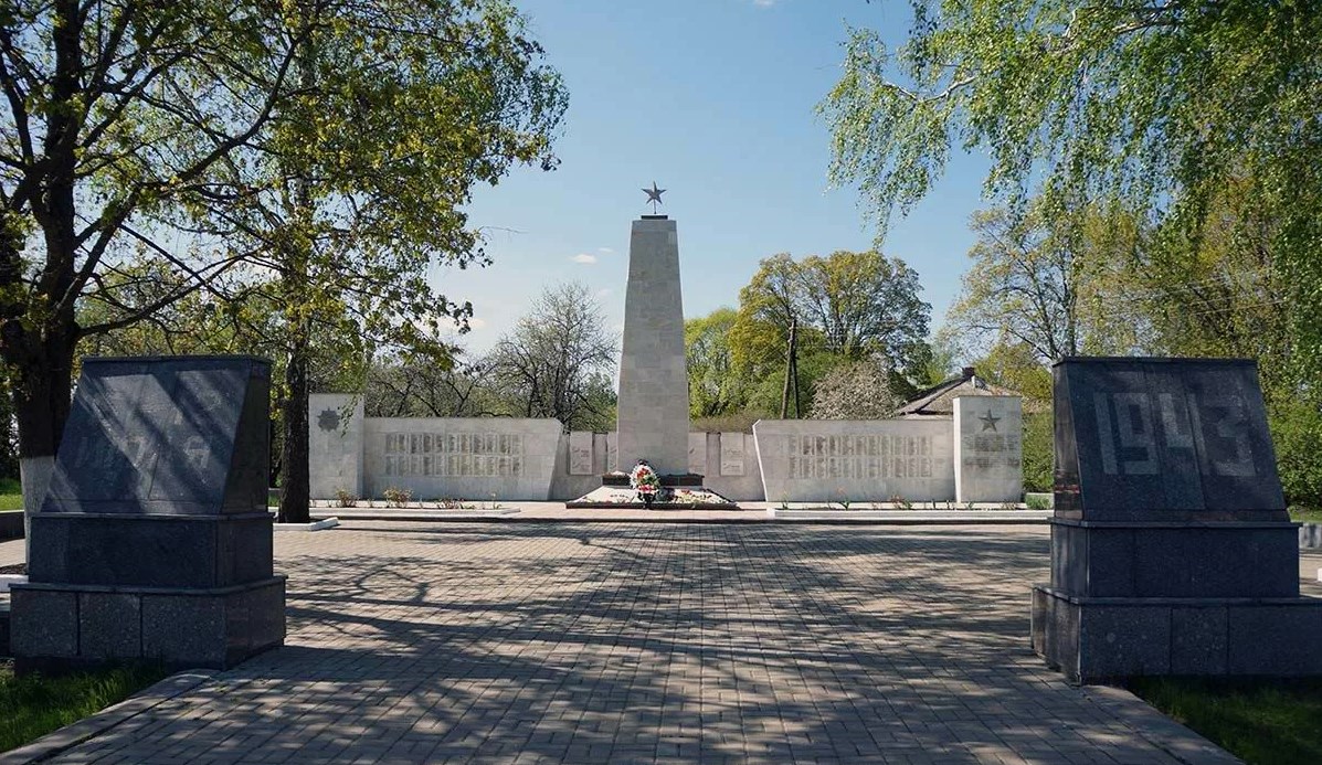 Мемориальный комплекс с. Ольховатка.